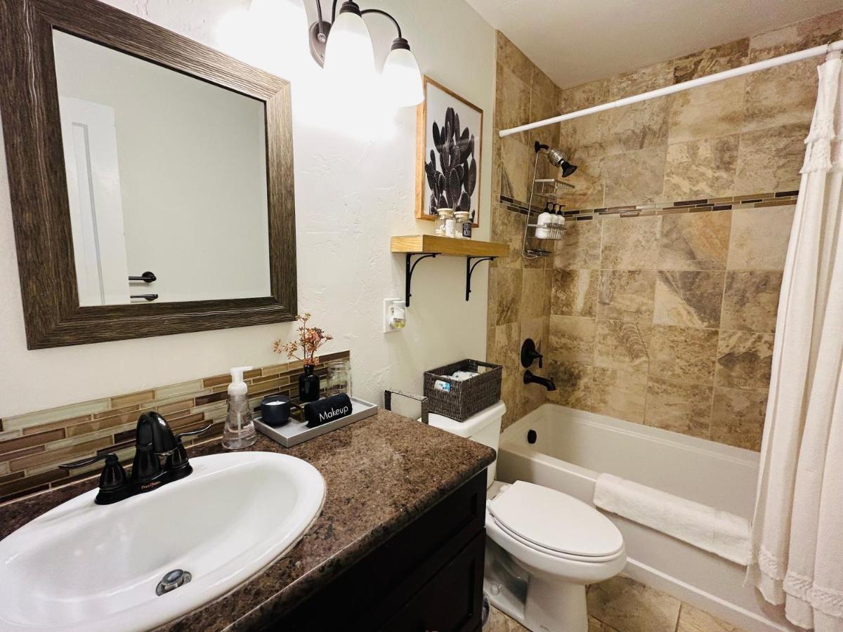 Home Sweet Idahome, Feels Like Home With All The Decor You Wish You Could Afford King Bed In Master, Fully Fenced Dog Friendly Yard, A Few Blocks From Bsu And Downtown Boise, Your Perfect Stay! Extérieur photo