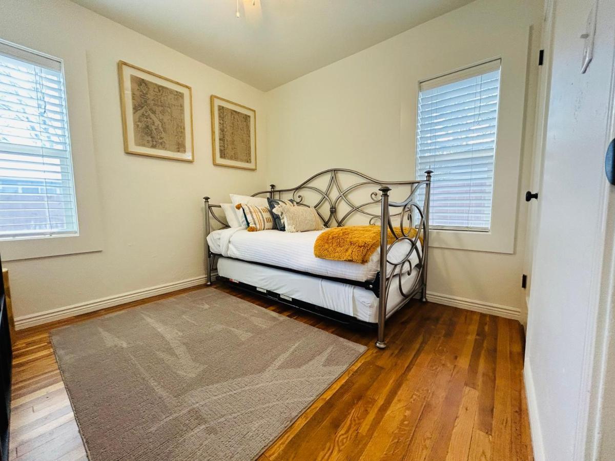 Home Sweet Idahome, Feels Like Home With All The Decor You Wish You Could Afford King Bed In Master, Fully Fenced Dog Friendly Yard, A Few Blocks From Bsu And Downtown Boise, Your Perfect Stay! Extérieur photo
